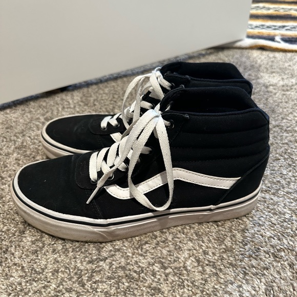 Vans - Picture 3 of 4